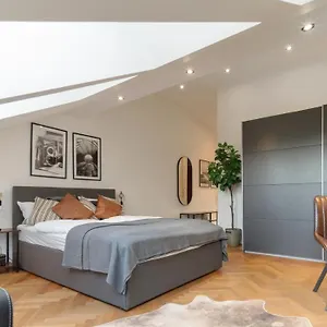 Designer Apartments, 2 Min To U1 Reumannplatz Appartamento